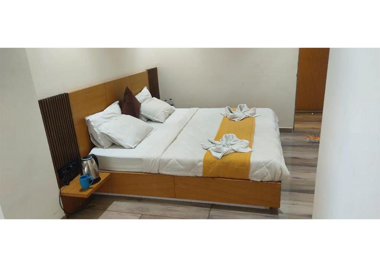 Shree Murlidhar Guest House Σουράτ Εξωτερικό φωτογραφία