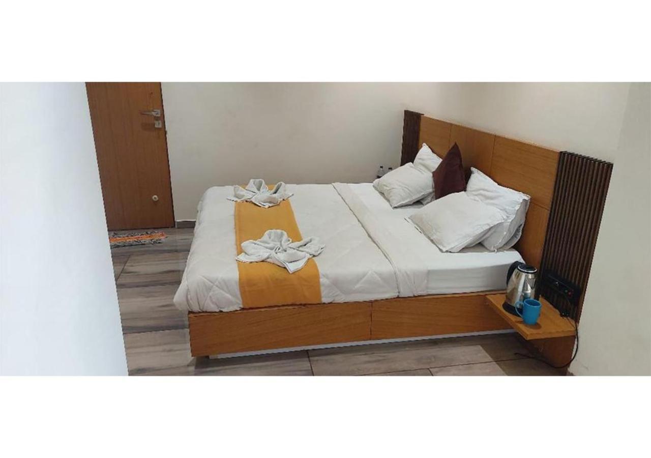 Shree Murlidhar Guest House Σουράτ Εξωτερικό φωτογραφία